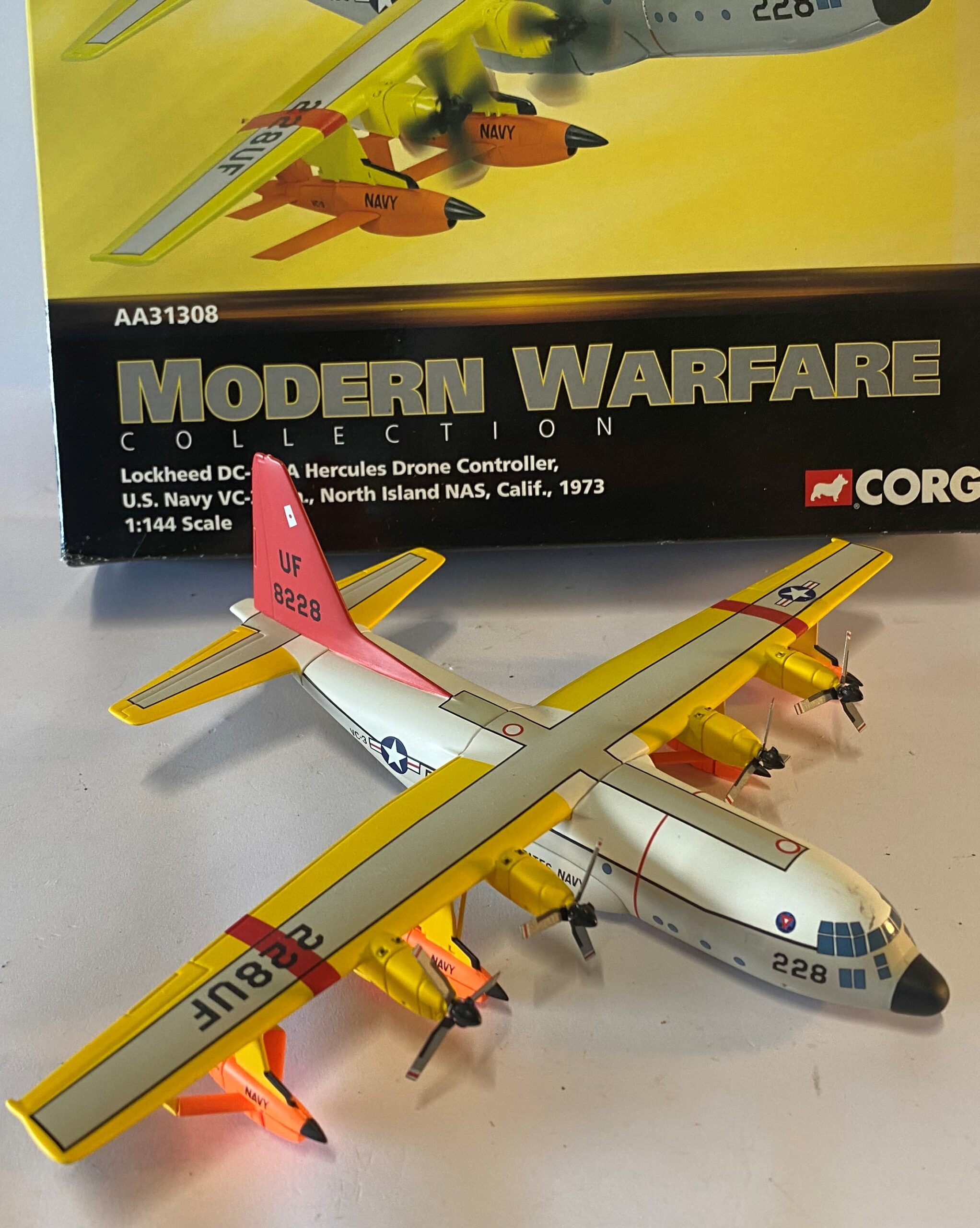 CORGI コーギー 1/144 LOCKHEED カンタス航空 Amazon | CORGI 1:144 完成品 AVIATION DOUGLAS DC3 LUFTHANSA