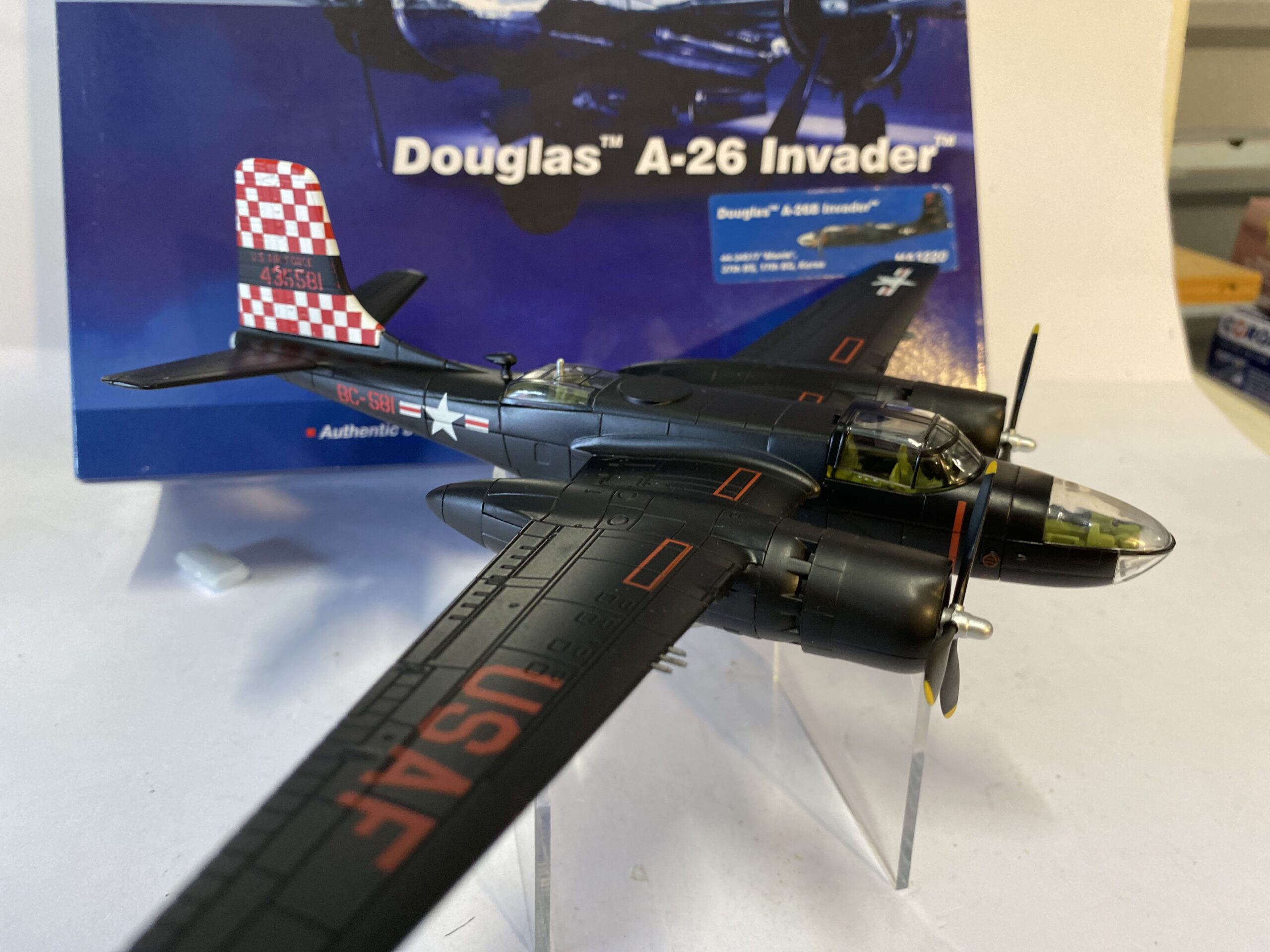 Hobby Master A-26 Invader (Korea) 1:72 #3220 hm77 - Big Bill's Die