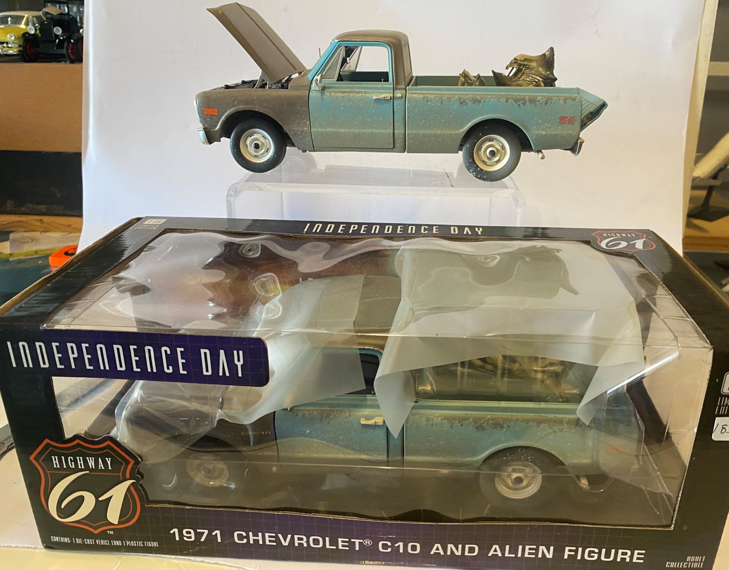 Highway 61 '71 Chevy C-10 w/ Alien 