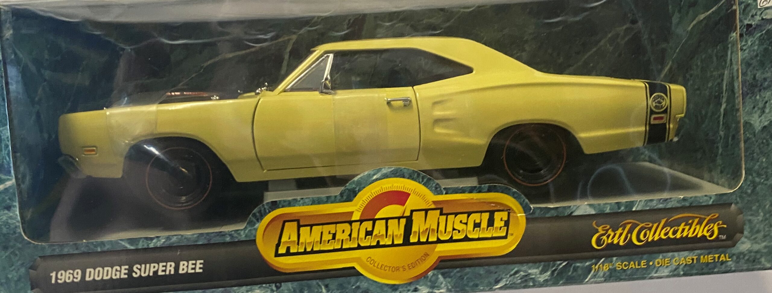 Ertl Dodge Super Bee 1:18 - Big Bill's Die Cast