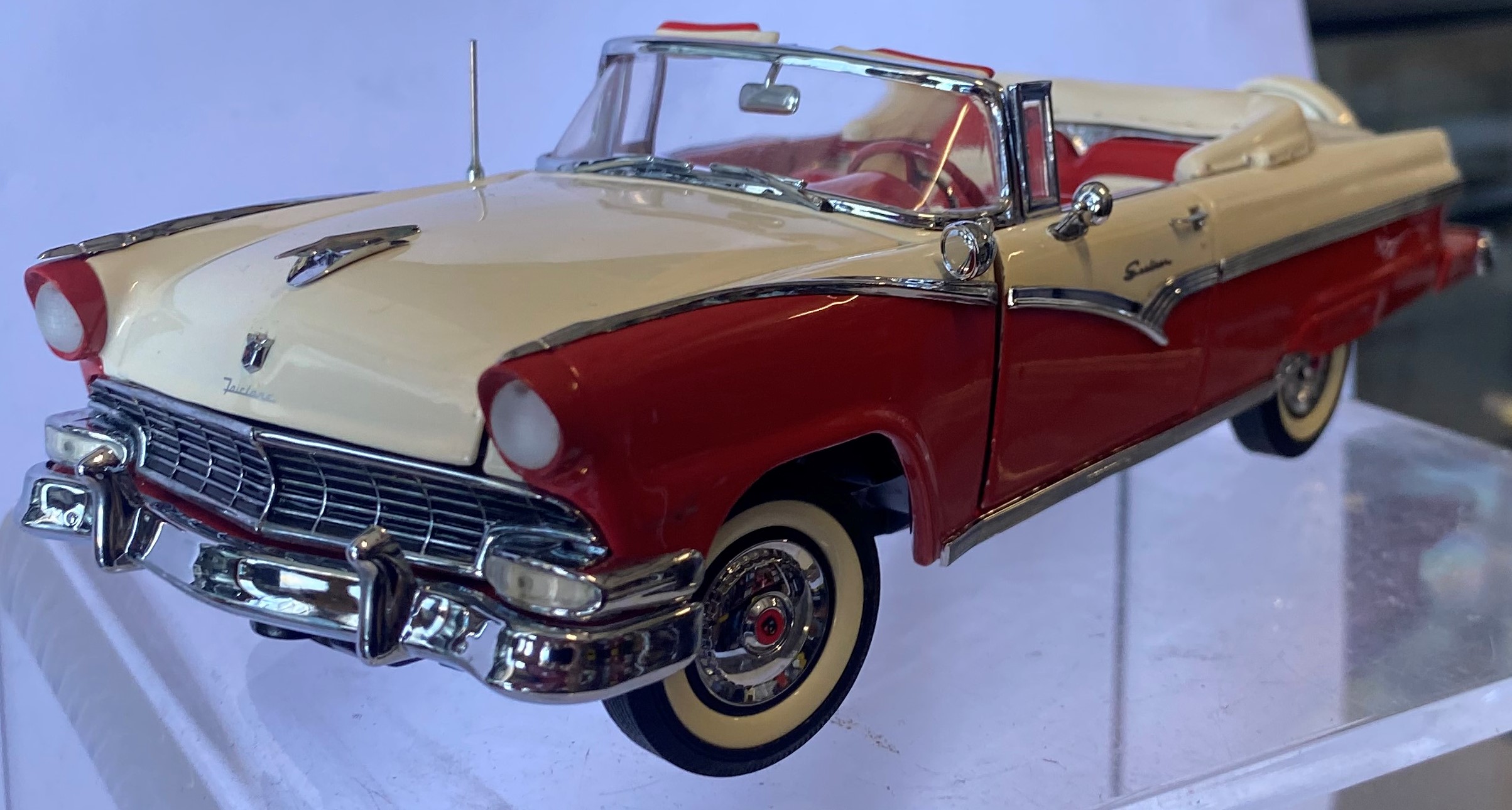 Danbury Mint '56 Ford Sunliner 124 DM3 Big Bill's Die Cast