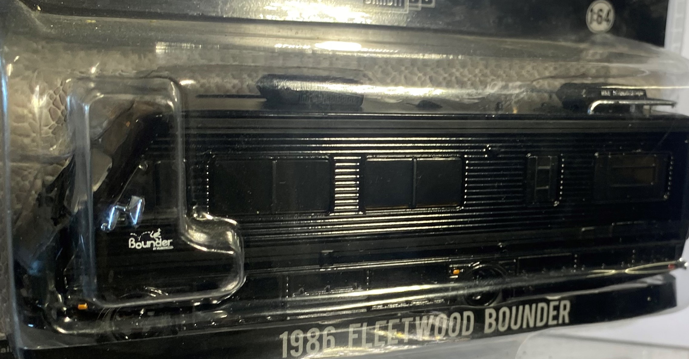 1/64 グリーンライト FLEETWOOD BOUNDER 黒 新型 1/64 グリーンライト FLEETWOOD BOUNDER 黒 新型